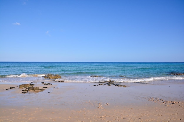 Photo tropical volcanic beach