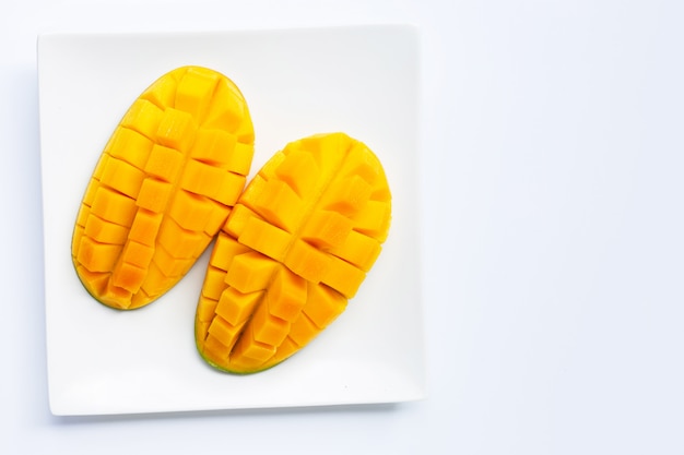 Foto tropisch fruit, mango op schotelplaat