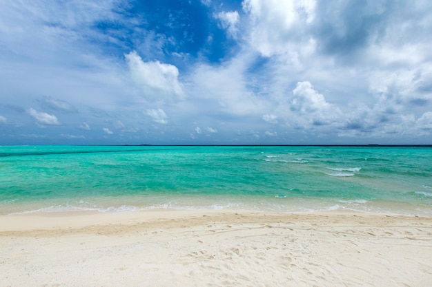 Tropisch strand in de Maldiven