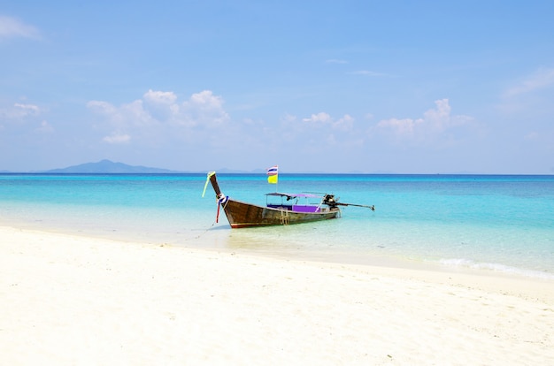 Tropisch strand, longtailboten, Andaman Zee, Thailand