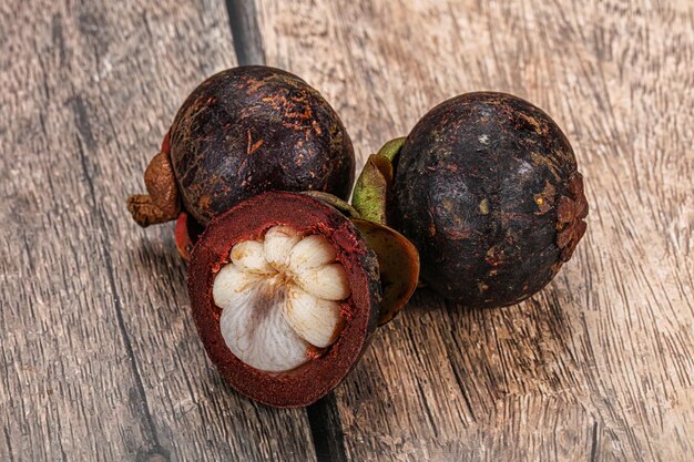 Tropische exotische paarse zoete mangosteen