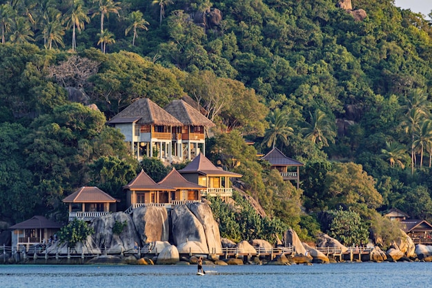 Tropische villa's aan zee op Koh Tao, Thailand