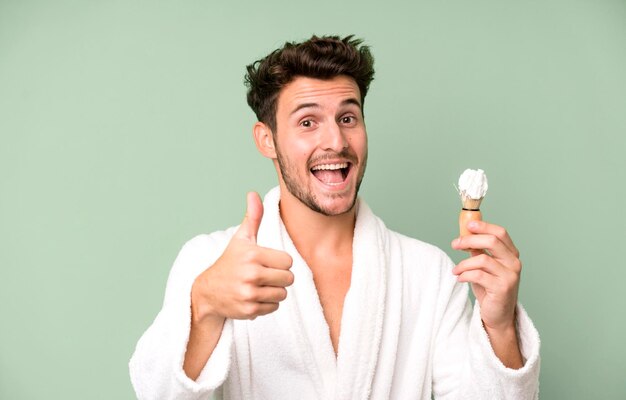Trots voelen positief glimlachen met duimen omhoog