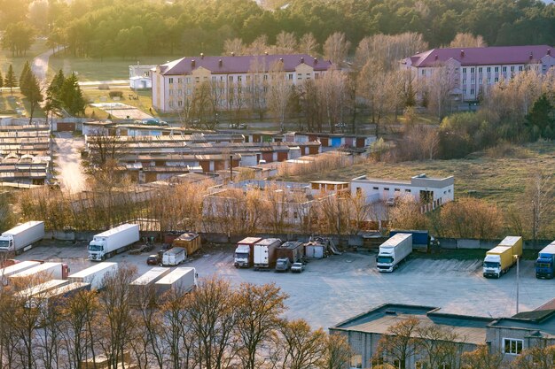 Парковка грузовиков с высоты птичьего полета