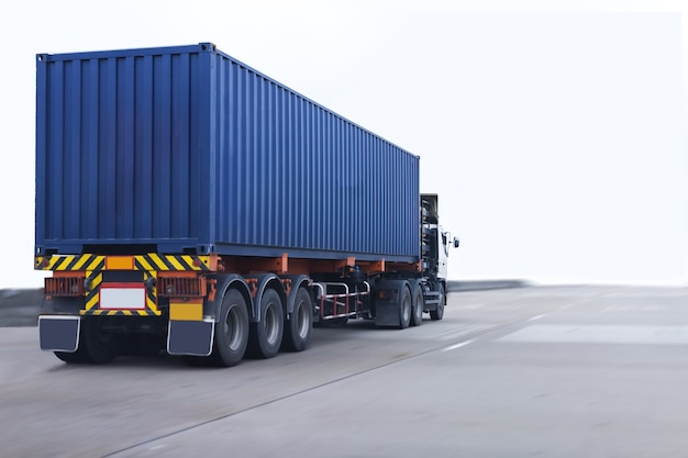 Foto camion su strada con contenitore blu, importazione, esportazione logistica industriale trasporto