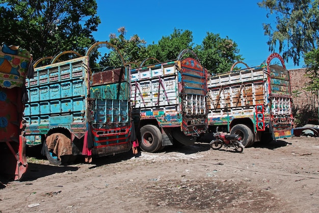 Photo the truck with art in peshawar pakistan
