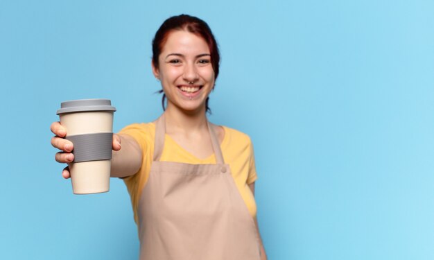 Tty vrouw met een afhaalkoffie