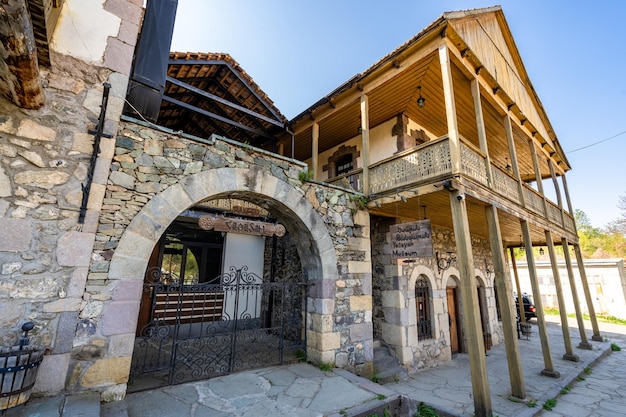 Foto tufenkian old dilijan complex in het oude stadsgebied aan de sharambeyan-straat in dilijan, armenië