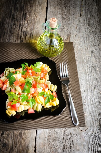 Pasta tulipano con pomodori