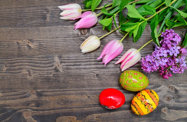 Tulpen en eieren achtergrond