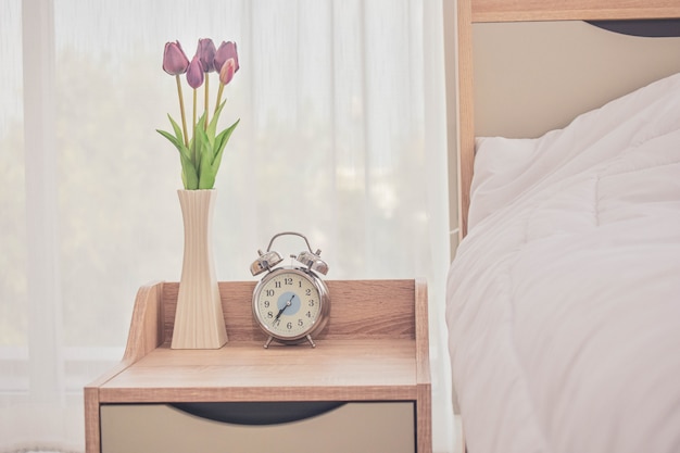 Tulpenbloem in romantische slaapkamer