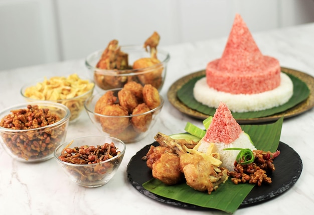 Tumpeng merah putih