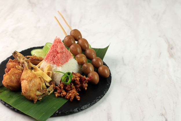 Tumpeng Merah Putih