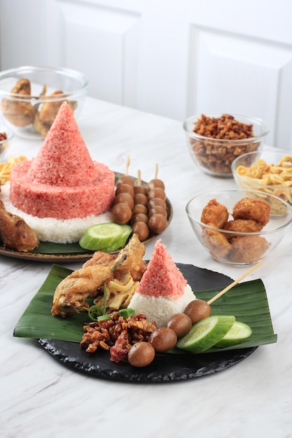 Tumpeng Merah Putih