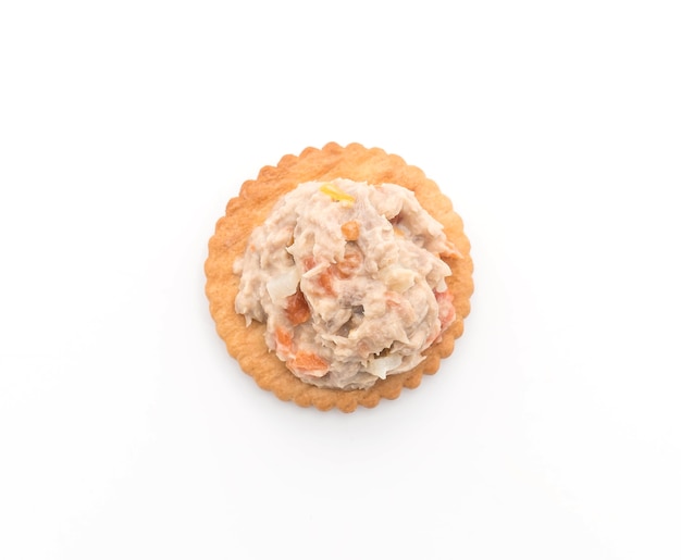 tuna salad with cracker