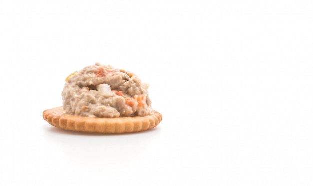 tuna salad with cracker