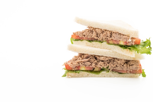 Photo tuna sandwich on white