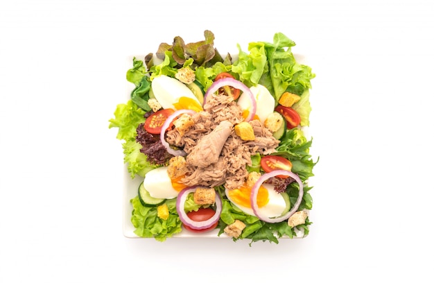 Tuna with vegetable salad and eggs