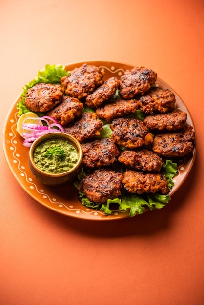 Tunde Ke Kabab, ook bekend als Buffalo, kip of vlees galouti kebab, is een zacht gerecht gemaakt van gehakt dat populair is in India