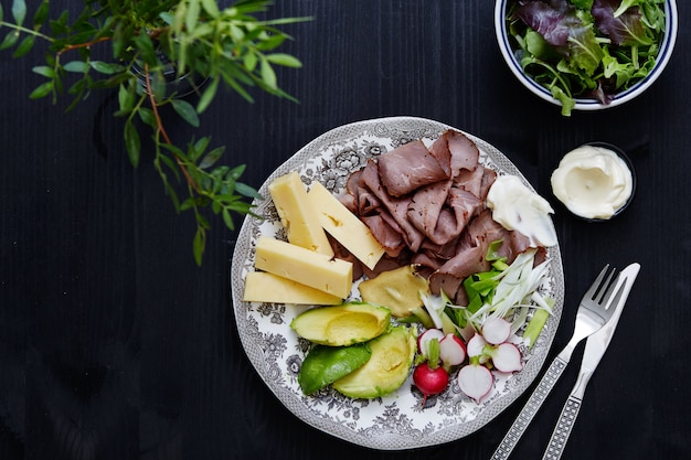 Formaggio di avocado al petto di tacchino