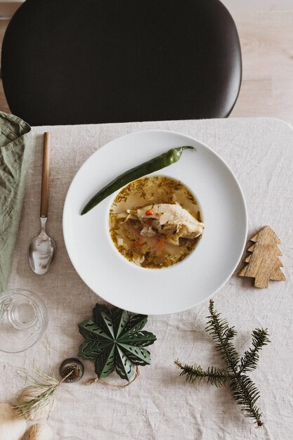 Foto zuppa di tacchino pianeggiante