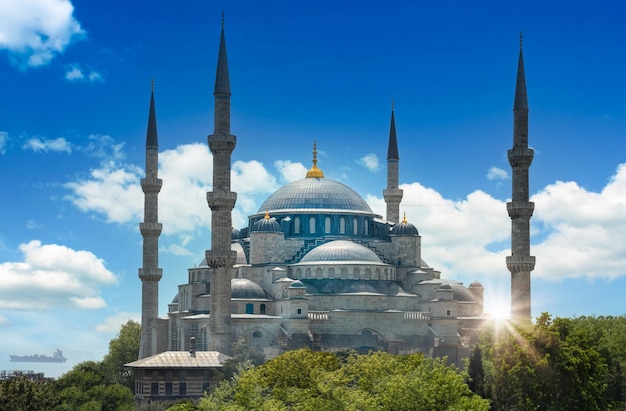 Turkije Istanbul mijlpaal Blauwe Moskee een van de belangrijkste spirituele en toeristische attracties in