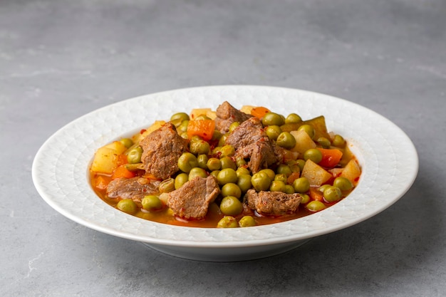 Turkish Food Meaty Green Pea Stew - Stewed Meat Etli Bezelye.