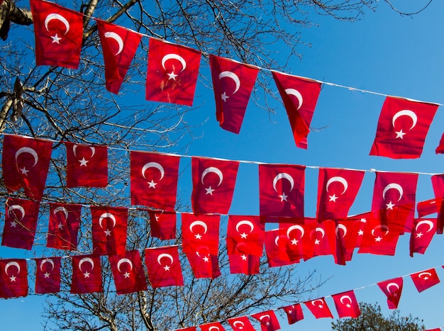 Foto bandiera nazionale turca in vista