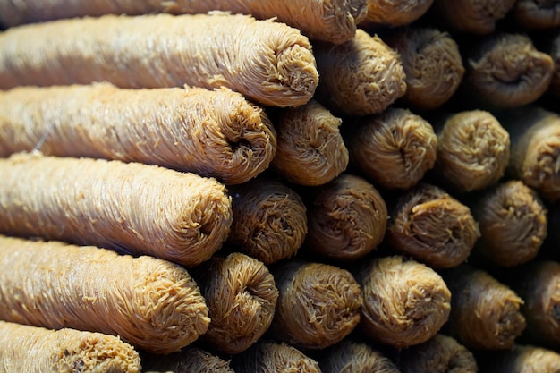 Foto turkse baklava met pistache traditioneel ottomaans snoep zoet