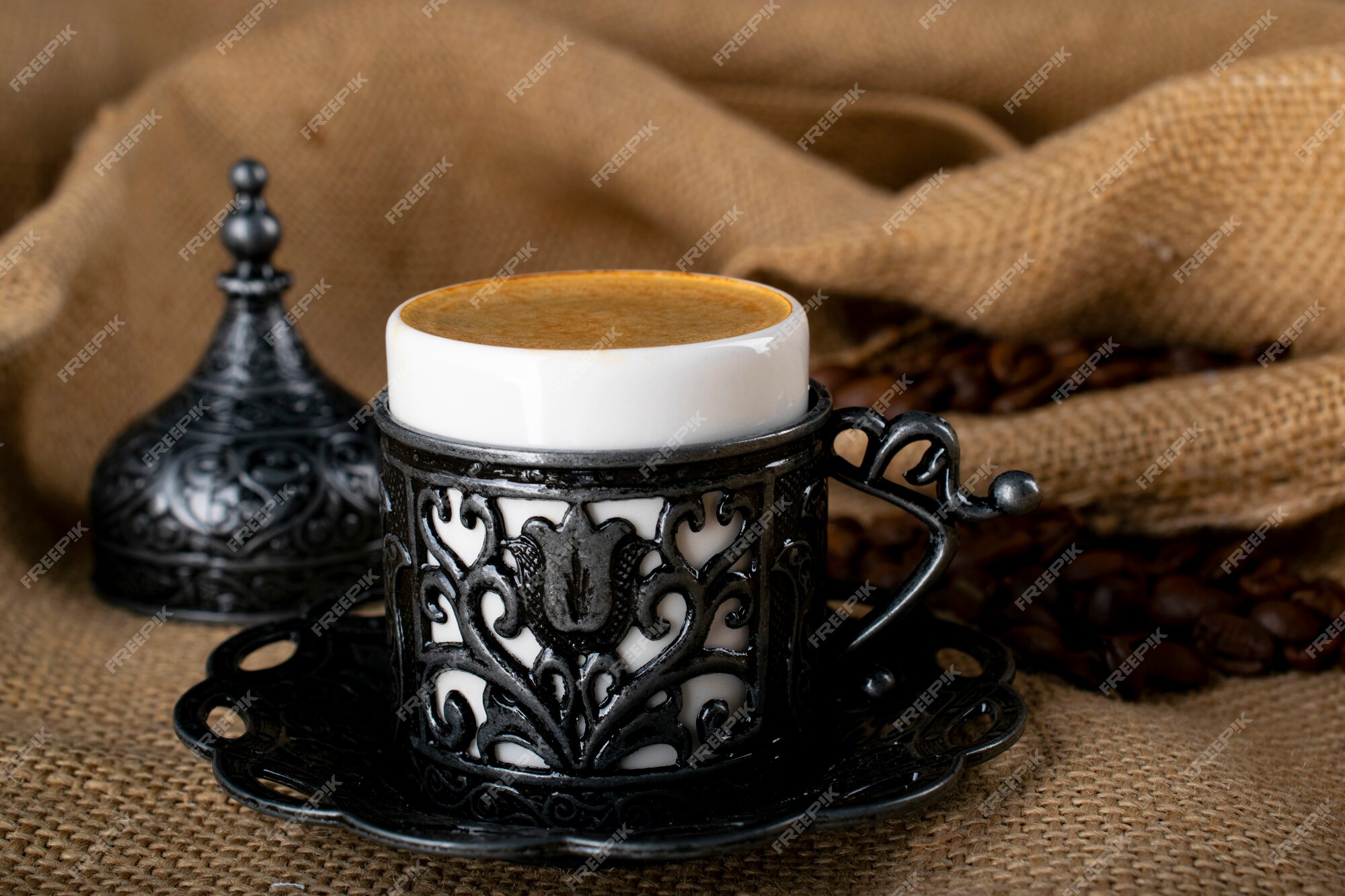 Sociaal pen Afleiding Turkse koffie. oosters servies met een patroon. koffiebonen, turks fruit |  Premium Foto