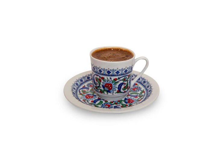Turkse koffie op tafel, vooraanzicht