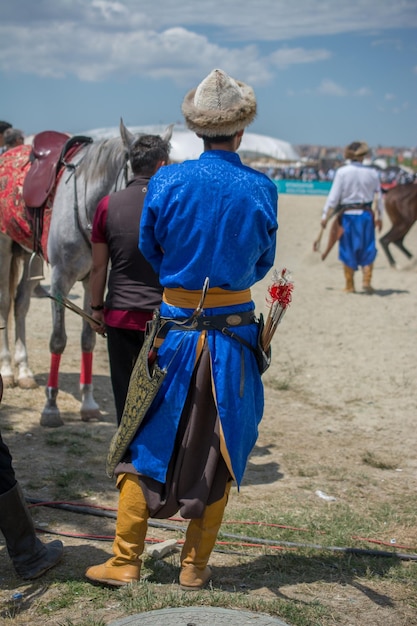 Turkse ruiter etnische kleding voorbeelden