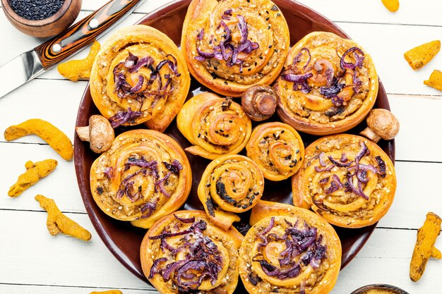 Turmeric buns with vegetable filling