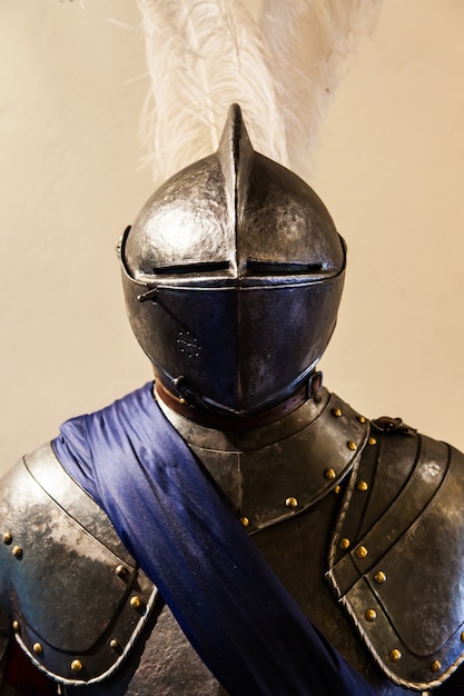 トスカーナ、イタリア。オリジナルの中世の鎧の詳細