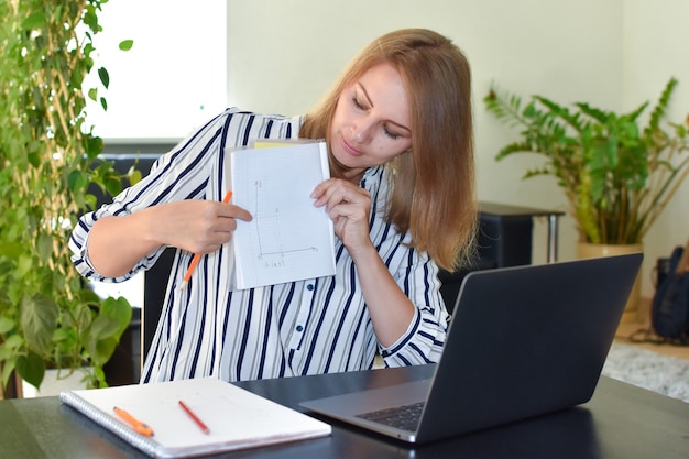 tutorial on video conferencing. distance learning with a tutor