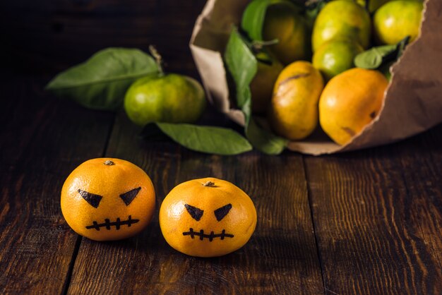 Twee enge mandarijnen voor halloween