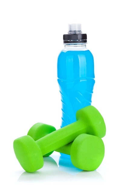 Twee groene dumbells en een waterfles