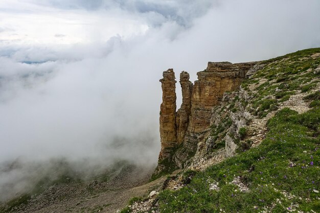 Twee monnikenrotsen, Bermamyt-plateau, Karachay-Circassian republiek, Russia