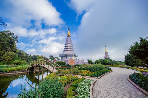 twee pagode mijlpaal