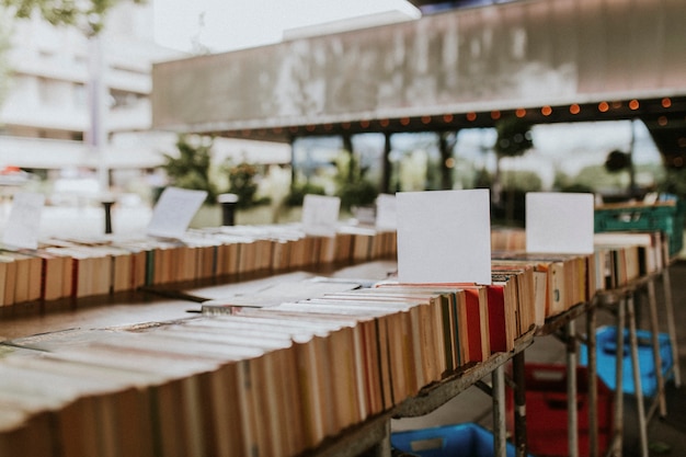 Foto tweedehands boekenverkoop op straat