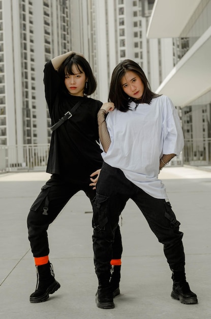 Twin Power Hiphop Fashionistas