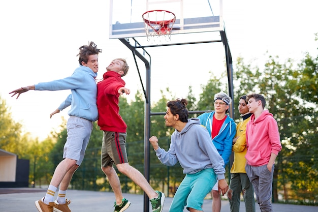 Two basketball teams, rivals play with each other