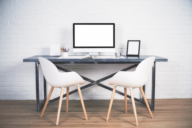 Photo two chairs at desk