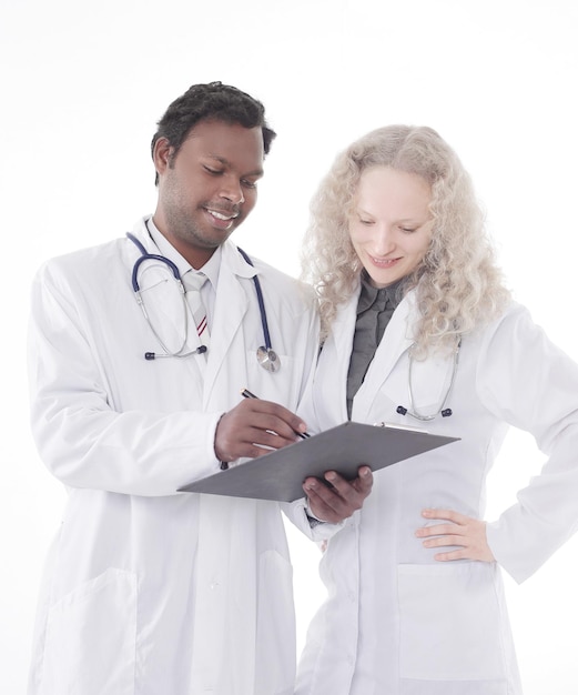 Two doctors discussing a patient's diagnosis