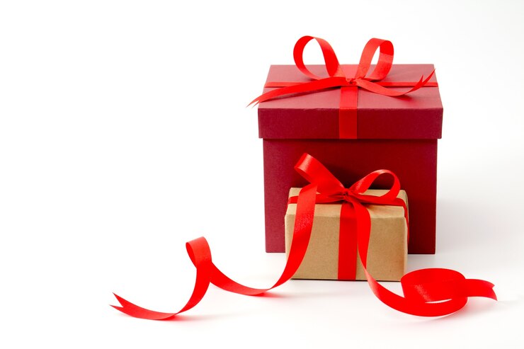 Photo two gift box with ribbon isolated on white background