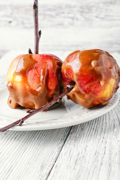 Two glazed the ripe apples