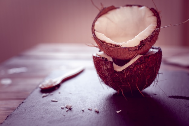 Фото Две половины кокоса