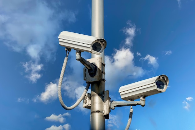 2台のIP CCTVカメラハイテクノロジーシステム