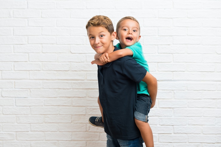 Photo two little brothers together