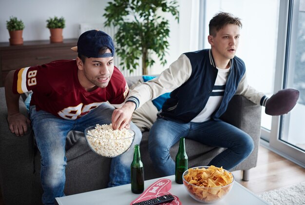 two men awaiting for score